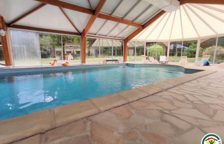 Gite de groupe n&deg;G602112 Fleurines - Oise - piscine couverte et chauff&eacute;e